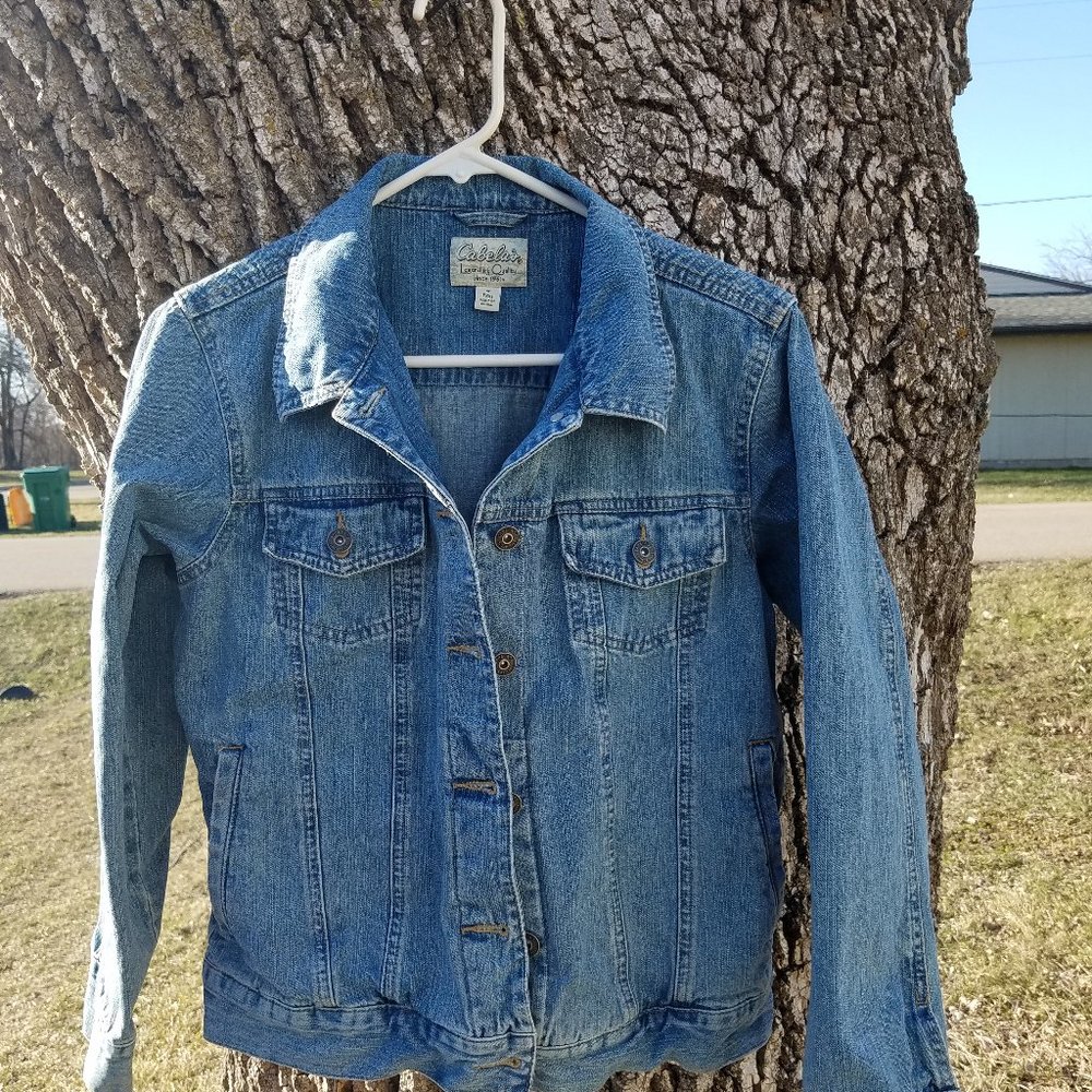 Cabela's Women's Light Wash Denim Jacket Size S